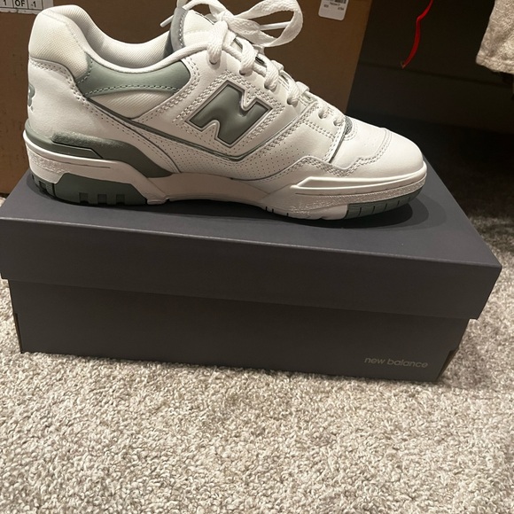 New Balance White and Green Sneakers - Picture 1 of 6